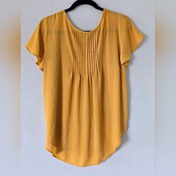 Torrid Blouse Women's 12 Mustard Georgette Pintuck Vneck Work Exellent - Picture 4 of 9